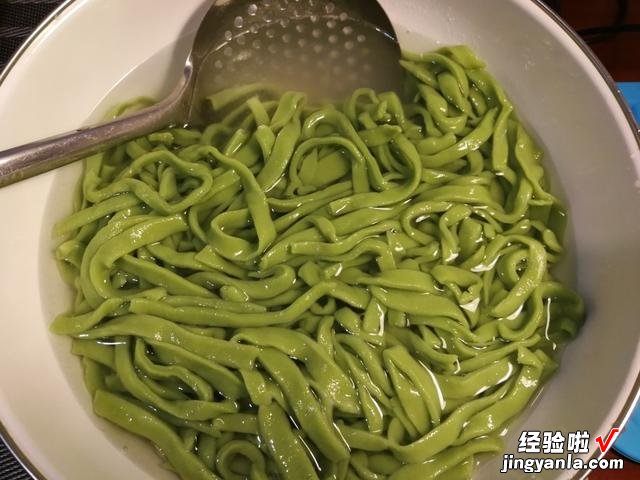 菠菜最好吃的6种做法，味道鲜美，营养丰富，常吃不用担心长胖