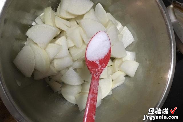 这才是腌萝卜的传统做法,萝卜爽脆不回软,腌上30斤,开胃下饭