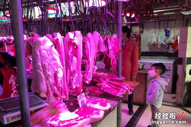 给猪肉加美颜的“生鲜灯”，到底坑了多少人？变质肉立刻变新肉