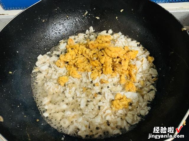 饭店厨师真有才，4个鸡蛋1个鸭蛋，竟被做出了新花样，供不应求