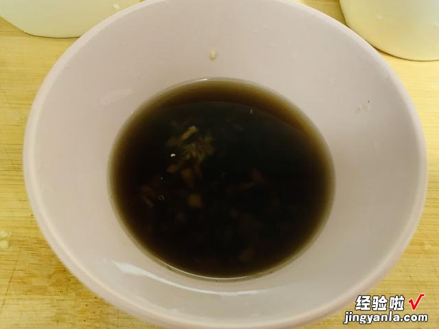 饭店厨师真有才，4个鸡蛋1个鸭蛋，竟被做出了新花样，供不应求