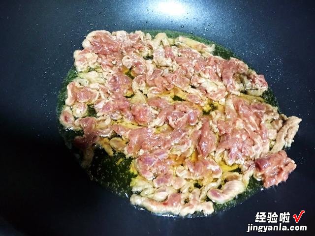 炒牛肉，直接下锅炒不对！大厨教你一招，简单又快捷，口感还滑嫩