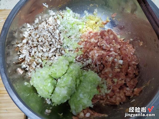 立冬吃饺子，教你5款饺子馅的调法，个个鲜嫩多汁，老公连吃三盘