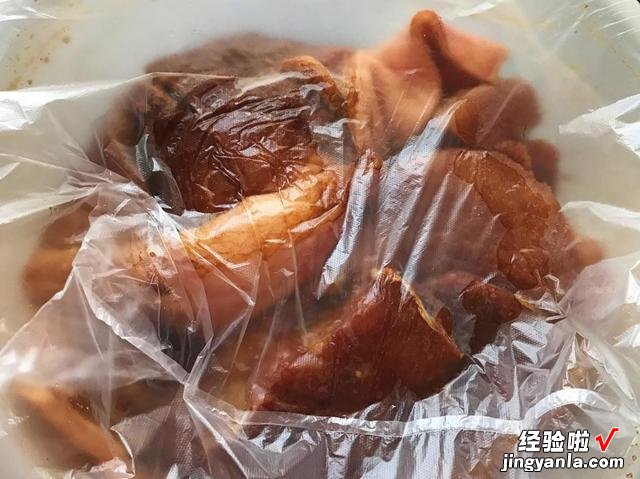 腌腊肉时，一斤肉放多少盐合适？教你秘制做法，腊肉晒好醇厚甘香