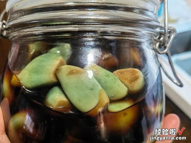 腊八蒜的3种腌法，步骤简单，最快2天就变绿，蒜碧绿入味又脆又香