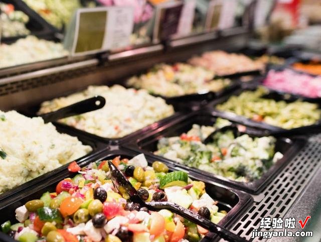 自助酱大骨29元一位随便吃,凉菜饮料不限量,请问老板赚钱吗?