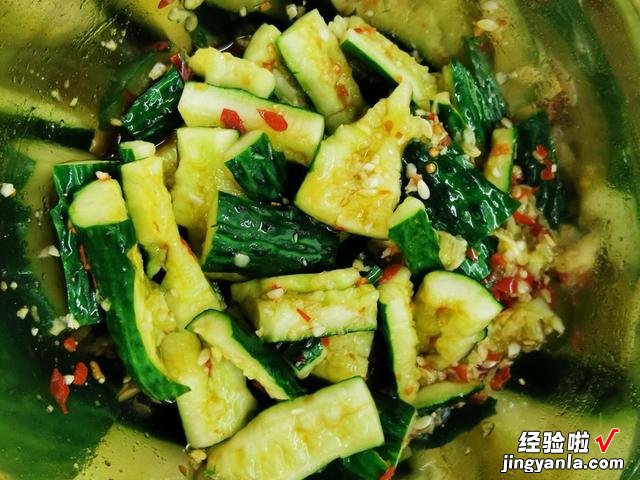 北方人最爱的6道下酒菜,咸香美味,端上桌后,酒量小也能喝半斤