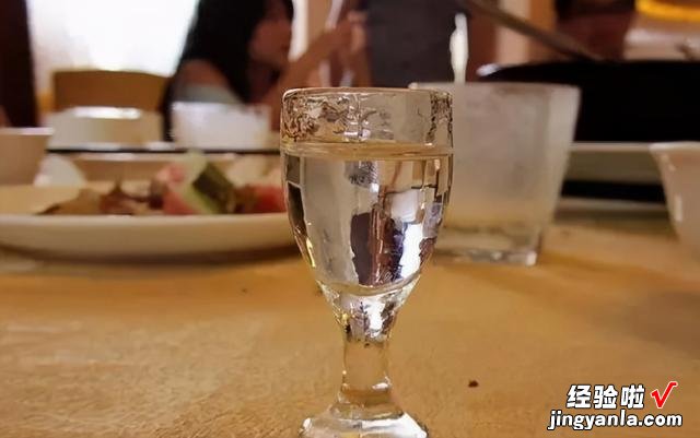 北方人最爱的6道下酒菜,咸香美味,端上桌后,酒量小也能喝半斤