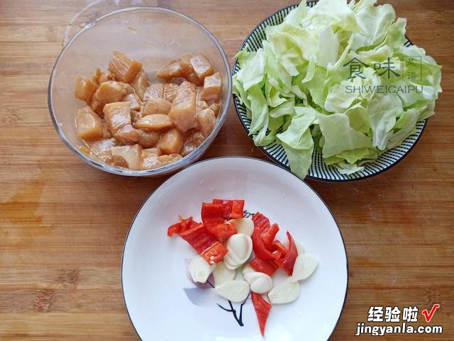 鸡胸肉搭配这菜炒一炒，不用担心长胖，低脂肪低热量，腰身更轻盈