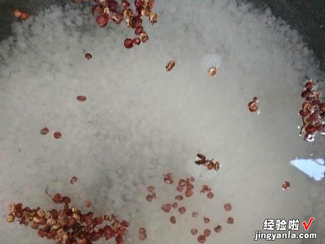荠菜疙瘩怎么腌?配方比例告诉你,现在腌上,吃到明年春天都不坏
