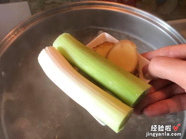 羊汤怎么做?应该放什么香料?很多人不懂装懂,把羊汤熬成了药汤