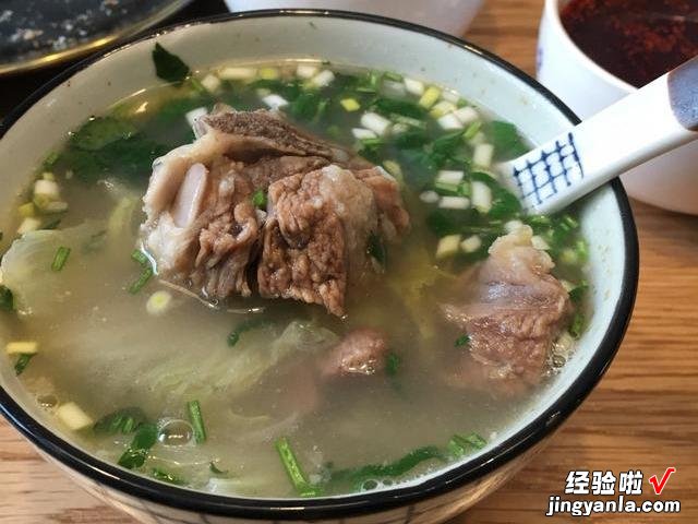 羊汤怎么做?应该放什么香料?很多人不懂装懂,把羊汤熬成了药汤