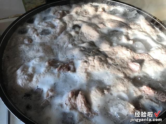 羊汤怎么做?应该放什么香料?很多人不懂装懂,把羊汤熬成了药汤