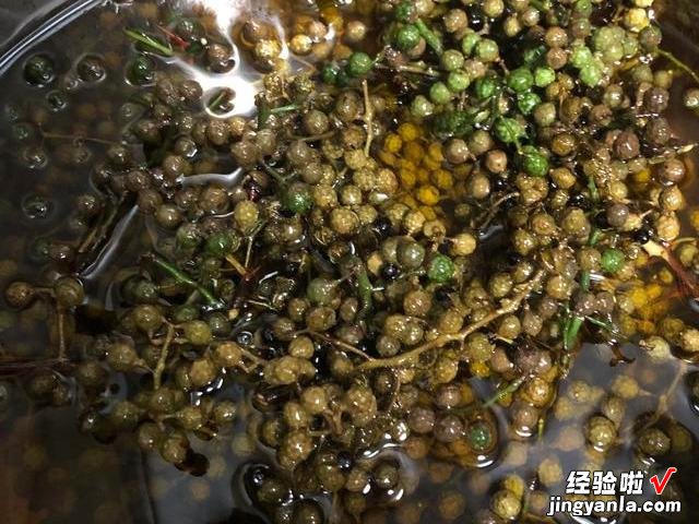 花椒油直接用油炸不对，大厨教你正确做法，又香又麻，方法还简单