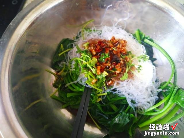 年夜饭必备的6道凉拌菜,爽口清脆,开胃解腻,家人都夸你厨艺好
