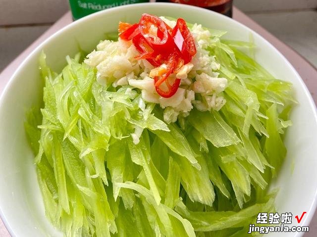 年夜饭必备的6道凉拌菜,爽口清脆,开胃解腻,家人都夸你厨艺好