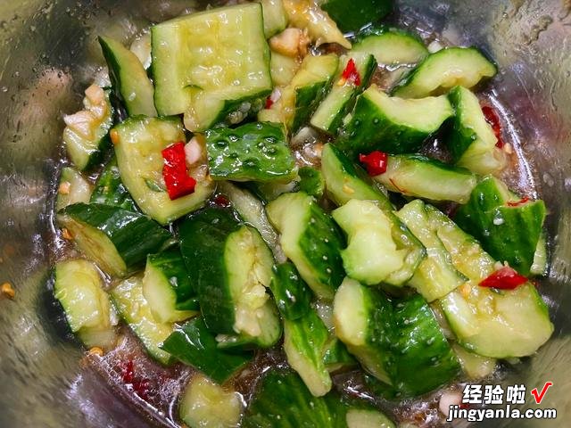 年夜饭必备的6道凉拌菜,爽口清脆,开胃解腻,家人都夸你厨艺好