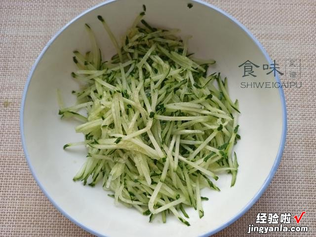 黄瓜别只会凉拌了，教你一个新吃法，加3个鸡蛋，清香美味真营养