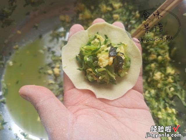 黄瓜这样做最好吃，加2个鸡蛋，出锅鲜嫩多汁，常吃还能美容护肤