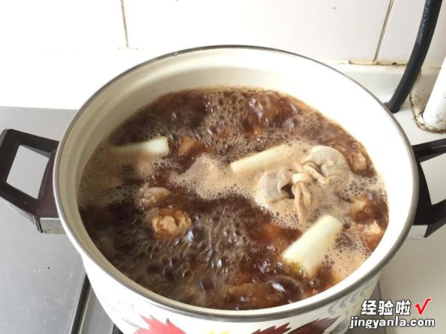 牛肉怎样炖？才软烂鲜香，老师傅偷偷告诉我，只需一勺它轻松搞定