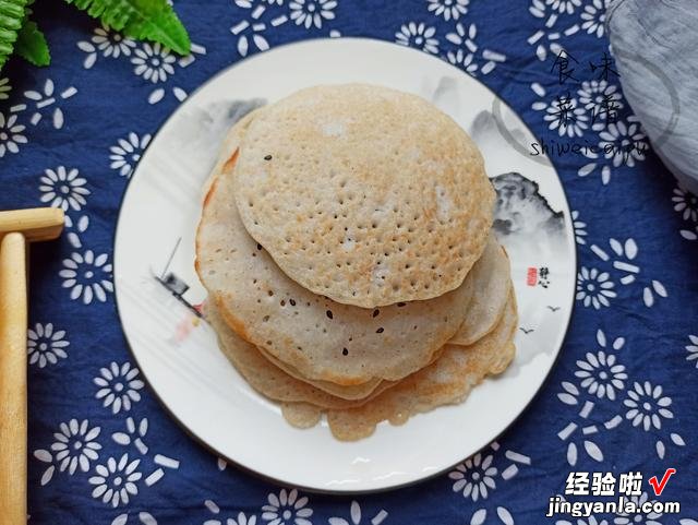 东北锅出溜的做法，给孩子当成零食，松软筋道又好吃，凉了也不硬