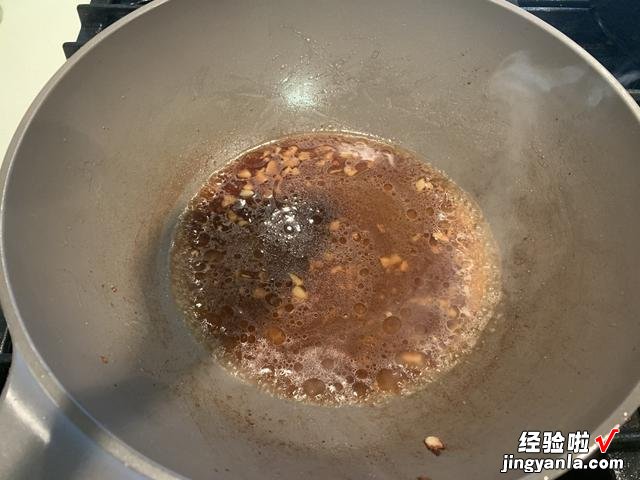 晚上常吃这道菜，体重悄悄就轻了，热量低脂肪低，5分钟就能出锅