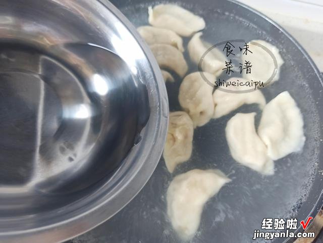 夏天吃饺子就选这馅，3毛钱一斤，鲜嫩营养多汁，连吃三盘真过瘾