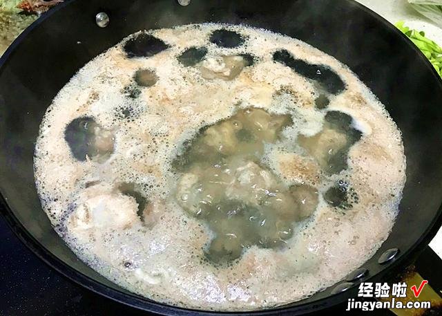 炖肉出的白沫，是精华还是脏东西？要不要撇掉？原来我一直做错了