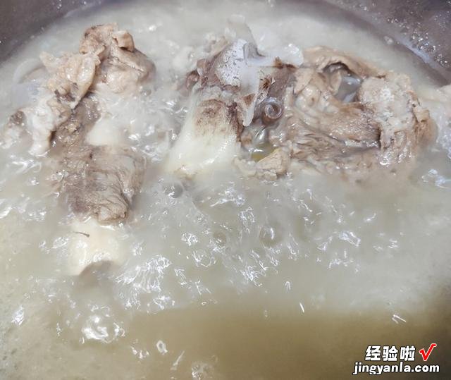 炖肉出的白沫，是精华还是脏东西？要不要撇掉？原来我一直做错了