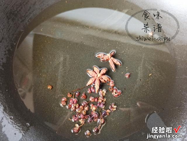 五六七月腌黄瓜，赛过麻辣小龙虾，教你一招，黄瓜又脆又绿又好吃