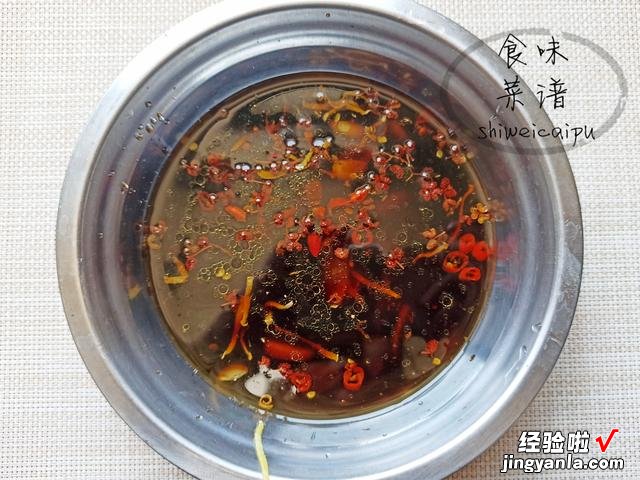 黄瓜怎么腌制才能发脆？教你小窍门，酸甜爽脆不会软，十斤不够吃