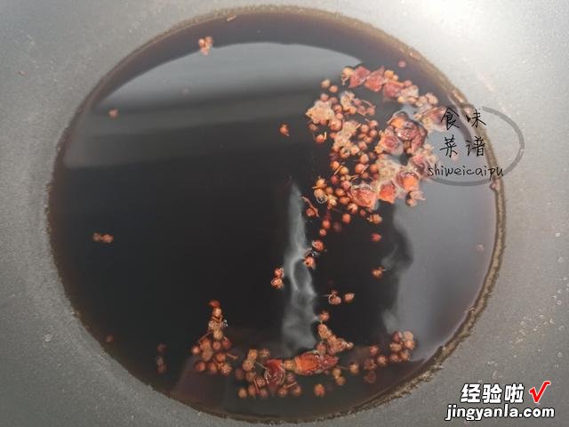 蒜薹上市了，教你3种腌蒜薹的方式，酸甜脆爽又下饭，能存放半年