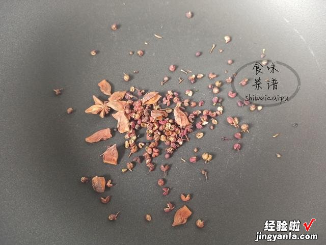 蒜薹上市了，教你3种腌蒜薹的方式，酸甜脆爽又下饭，能存放半年