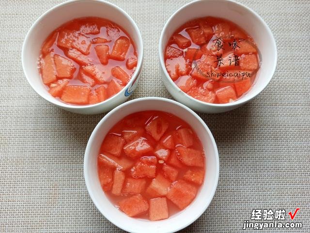 西瓜别直接吃了,教你好吃100倍的做法,清凉解暑,爽滑Q弹又解馋