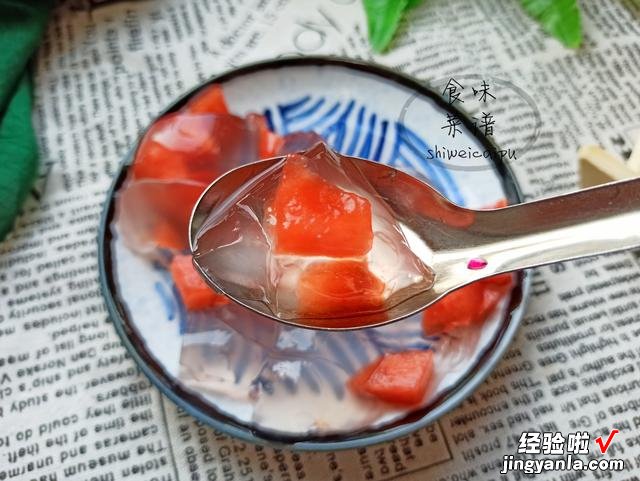 西瓜别直接吃了,教你好吃100倍的做法,清凉解暑,爽滑Q弹又解馋