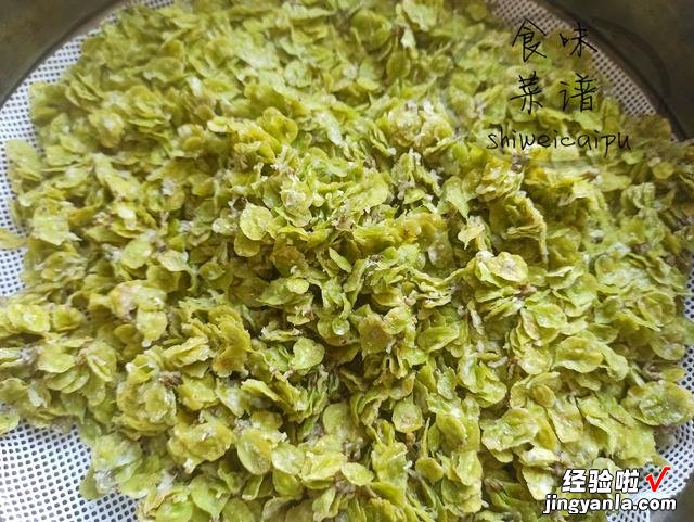 春天把这野菜蒸一蒸，含铁量是菠菜的11倍，配上蘸料一盘不够吃