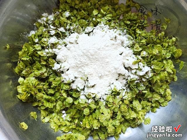 春天把这野菜蒸一蒸，含铁量是菠菜的11倍，配上蘸料一盘不够吃