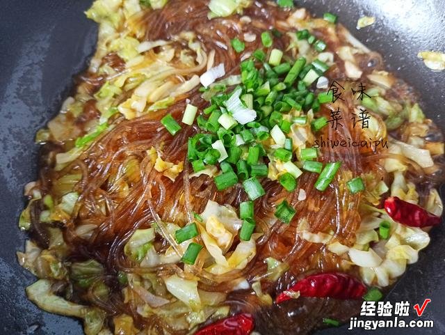 包菜炒粉条,很多人第一步就错了,大厨教你一招,营养下饭不起坨