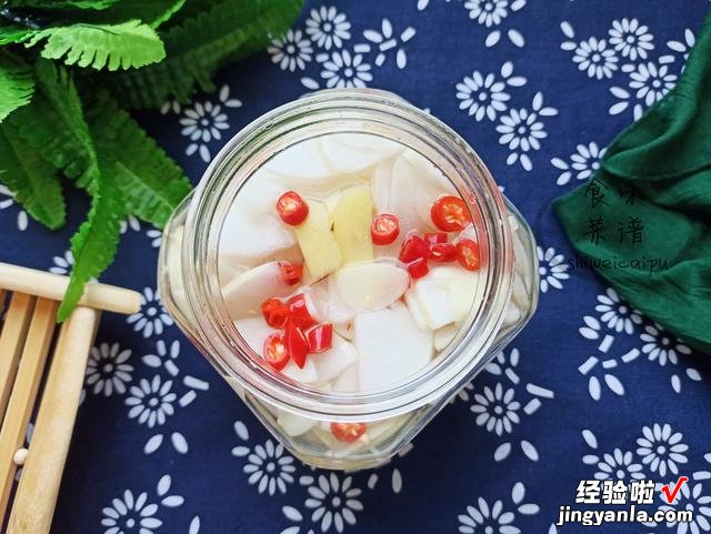 怎样腌萝卜才好吃?除了盐再加两样料,萝卜爽脆不回软,一学就会