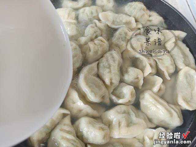 包饺子怎样调馅才好吃？教你一招，出锅鲜嫩多汁，连吃三盘真过瘾