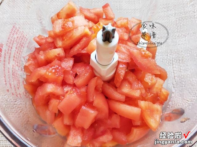 西红柿如何做成番茄酱?教你10分钟搞定,酸甜可口,比买的还好吃