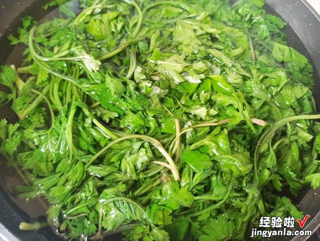 艾叶制作青团的过程，零基础教学，口感香甜软糯，女性的食疗佳品