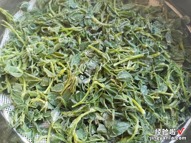 春天把这菜蒸一蒸，滋味十足，简单营养补钙，配上蘸料一盘不够吃