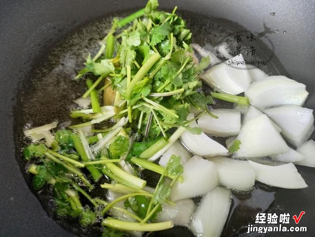 爱吃豆腐皮的要收藏，你没见过的做法，劲道爽口好吃，上桌秒光盘