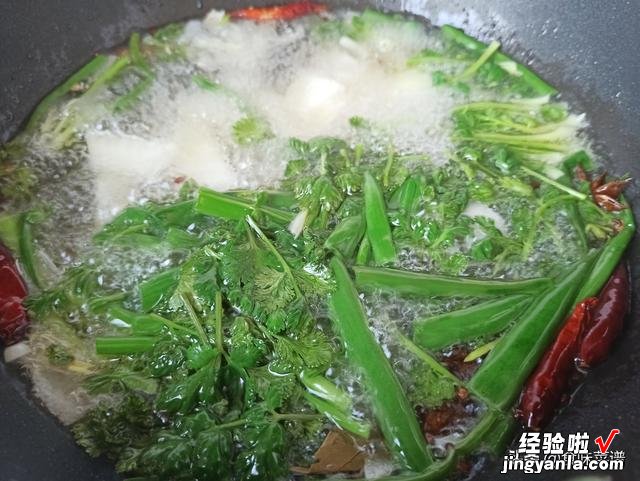 厨师长做菜常用的“葱油、明油”是什么，详细的熬制秘方在这里