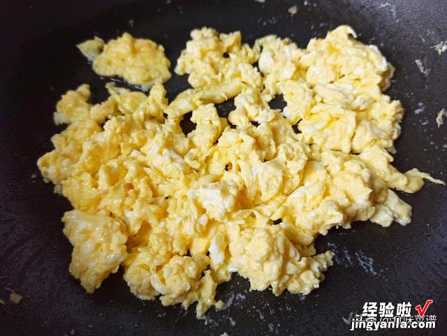 北方的焖饼怎么做呢？教你3个小技巧，不焦不糊不起坨，一次成功