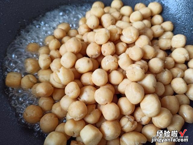 孩子爱吃的挂霜小零食，超市卖23元1斤，教你在家做，成本才3块钱