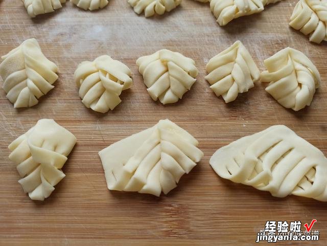 小麻花怎么做才好吃?教你和面小窍门,做对了酥甜美味,越嚼越香