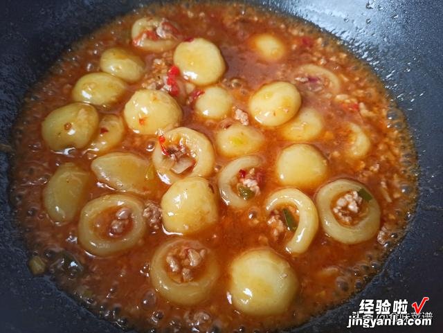 土豆怎么吃才健康?试一试这做法,口感爽滑有嚼劲,比土豆粉还香