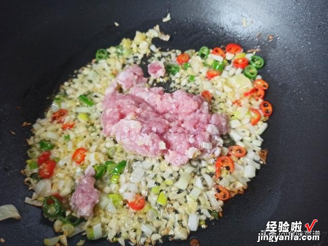 土豆怎么吃才健康?试一试这做法,口感爽滑有嚼劲,比土豆粉还香